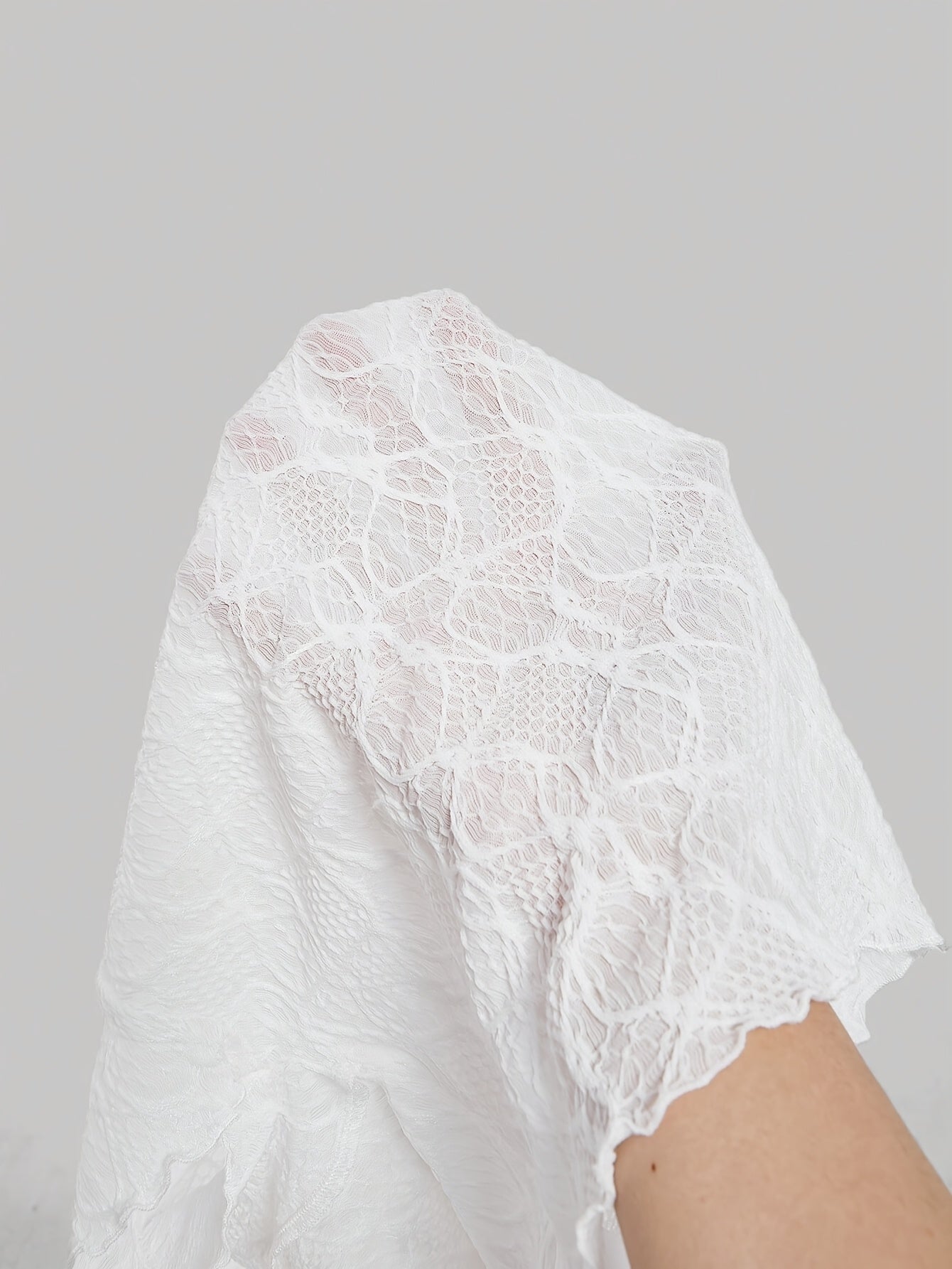 Women's Lace Floral Jacquard Tulle T-Shirt - Sheer-Suitable for Dates & Parties