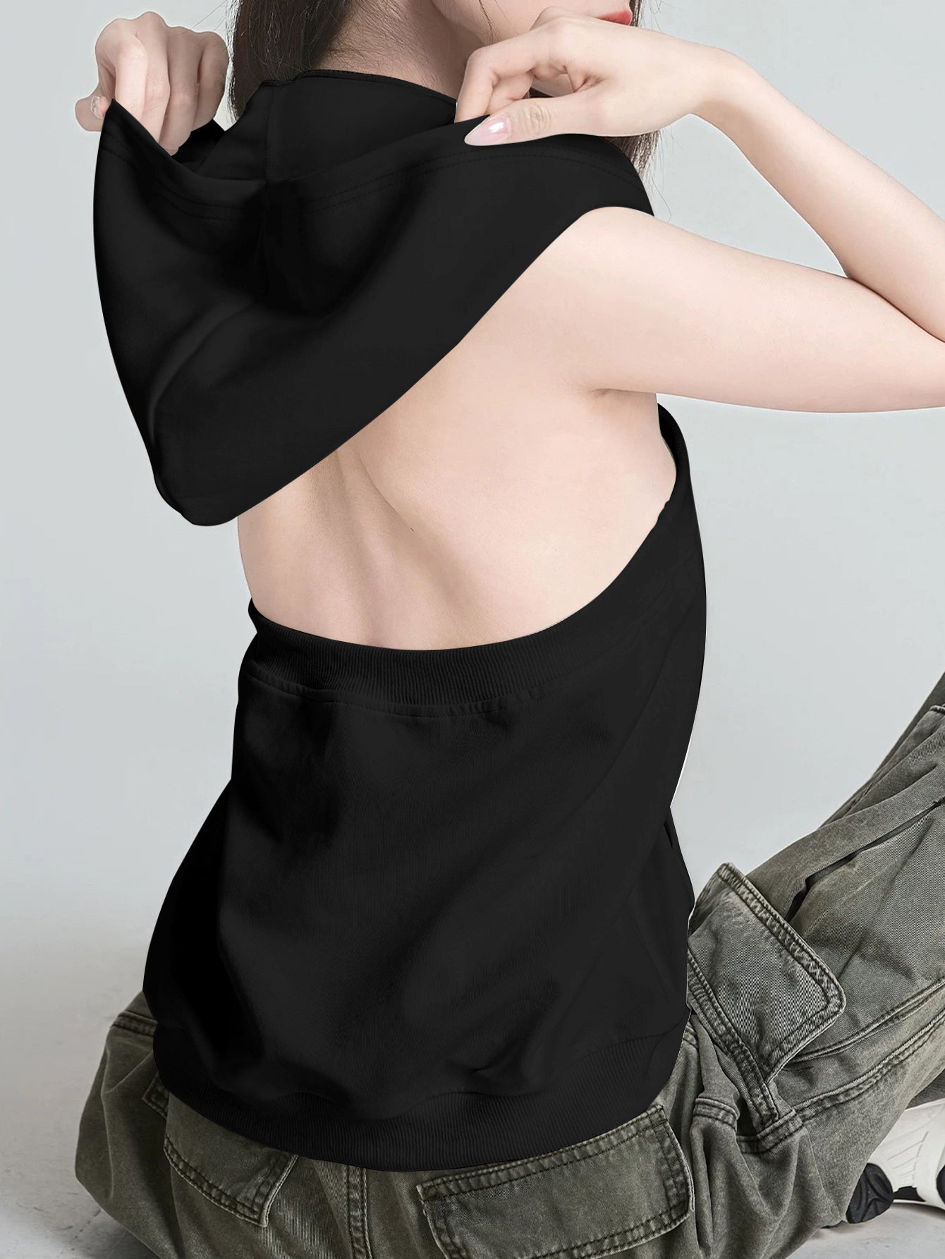 A Top, Black Slim-Fit Backless Sleeveless Vest for Women